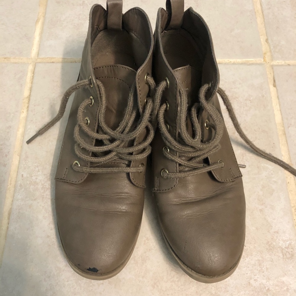 Really cute brown boots